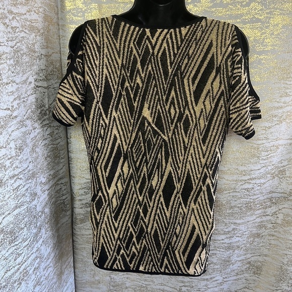 Lauren Ralph Lauren Black/Gold Geometric Metallic Cold Shoulder Top Size M - Picture 9 of 14